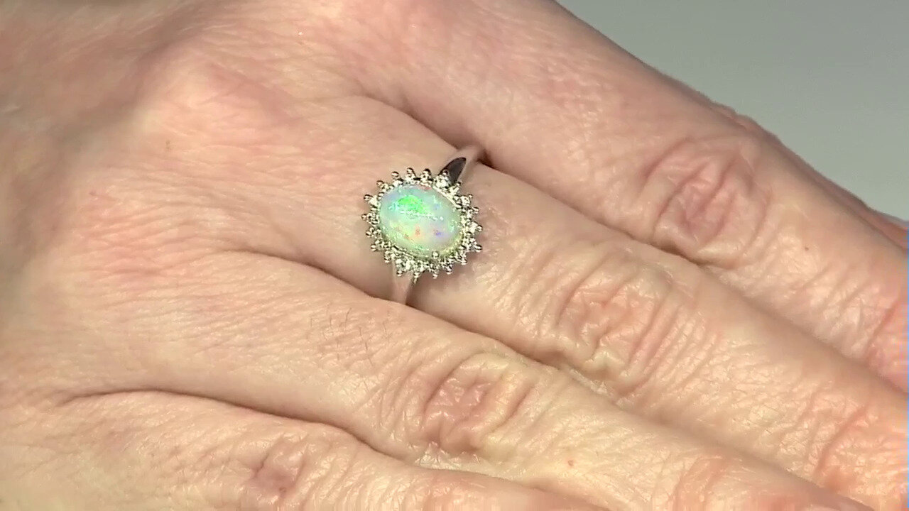 Video Zilveren ring met een Welo-opaal