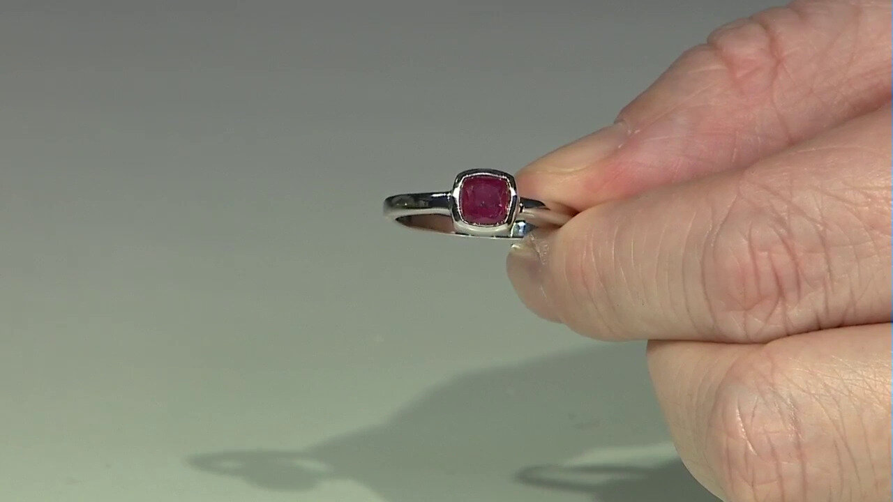 Video Madagascar Ruby Silver Ring