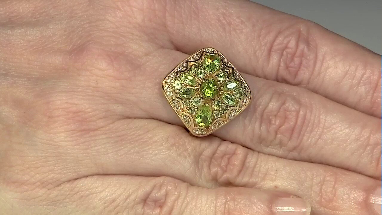 Video Burmese Peridot Silver Ring