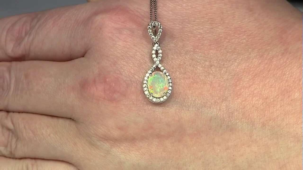 Video Welo Opal Silver Pendant