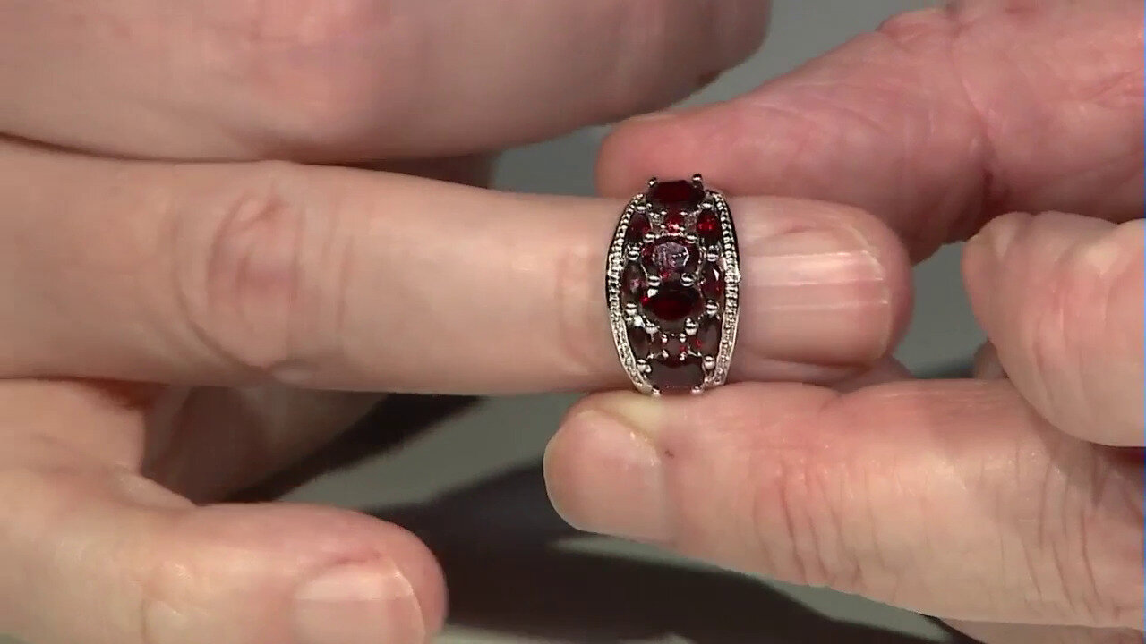 Video Mozambique Garnet Silver Ring