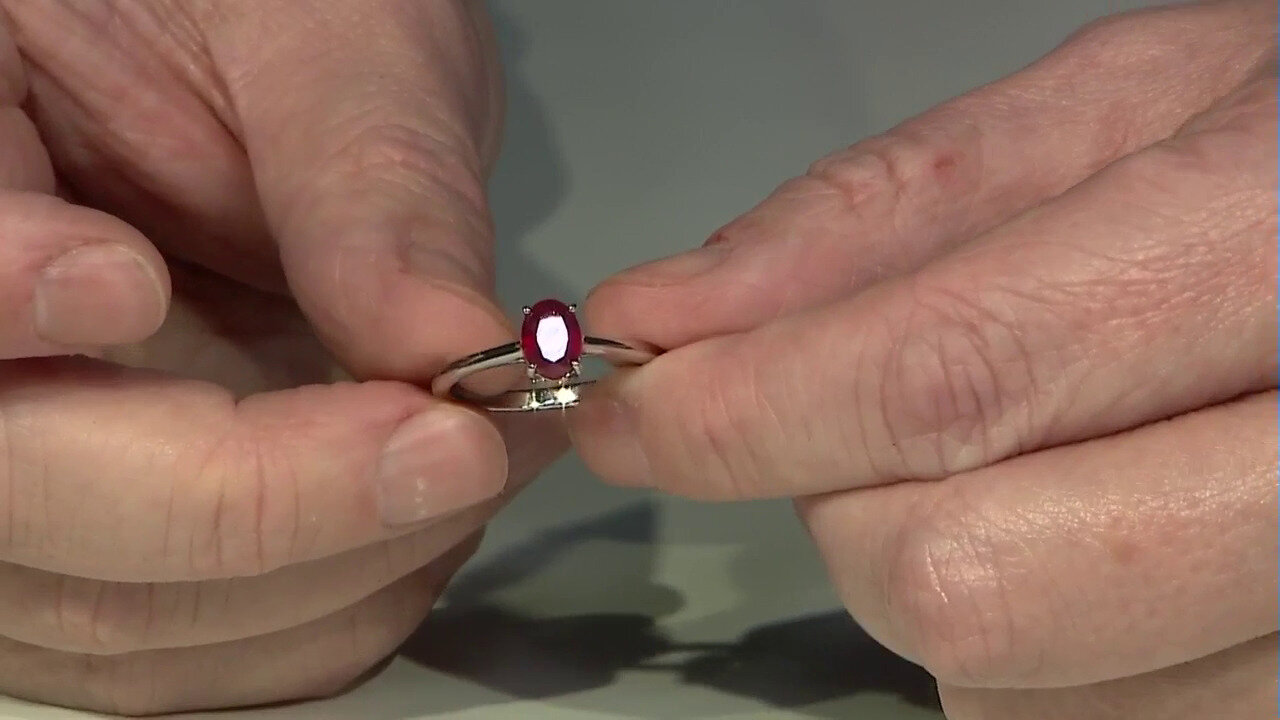 Video Madagascar Ruby Silver Ring