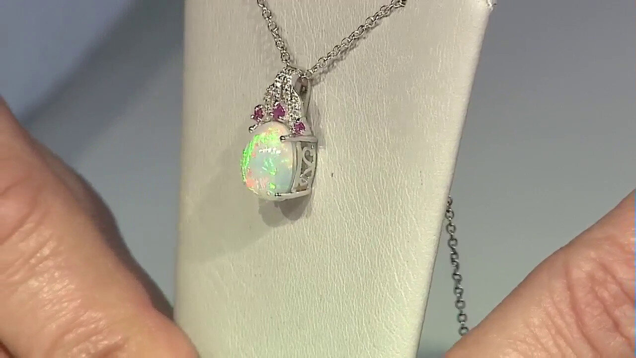 Video Welo Opal Silver Necklace