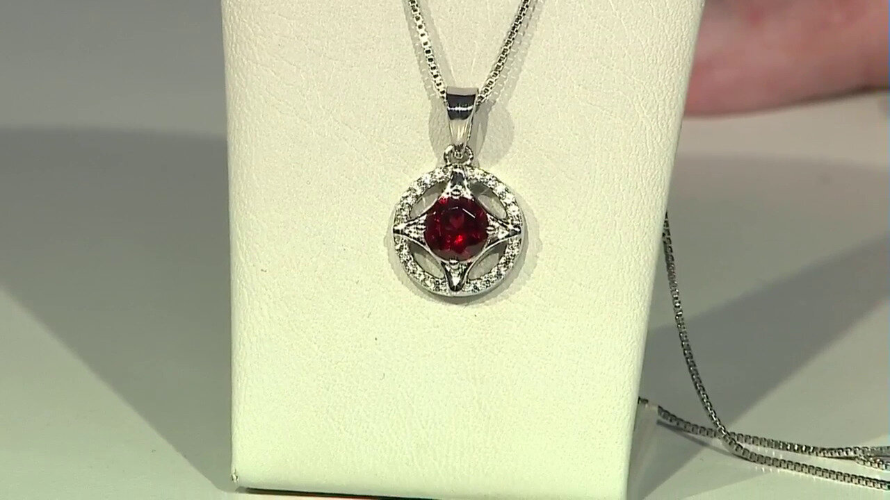 Video Mozambique Garnet Silver Pendant