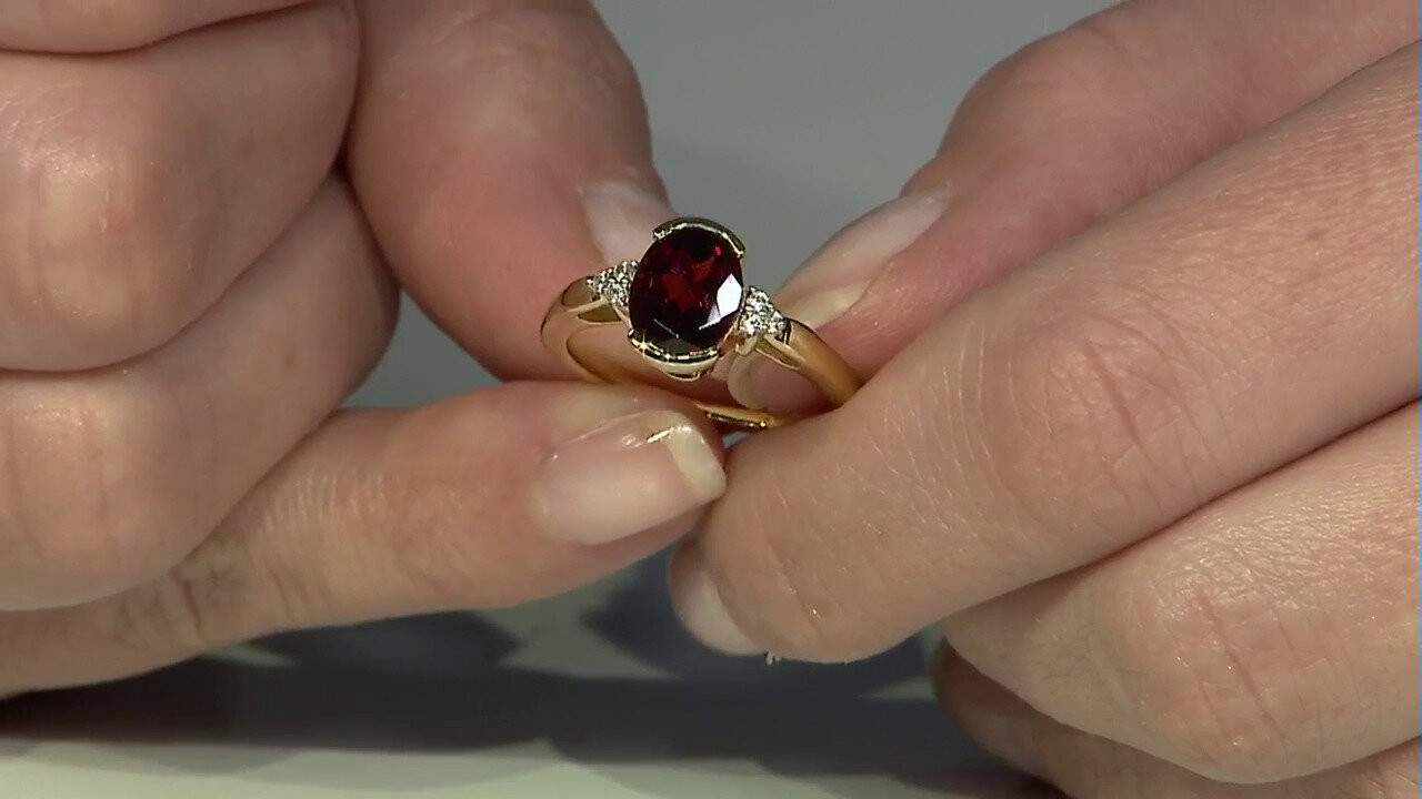 Video Mozambique Garnet Silver Ring