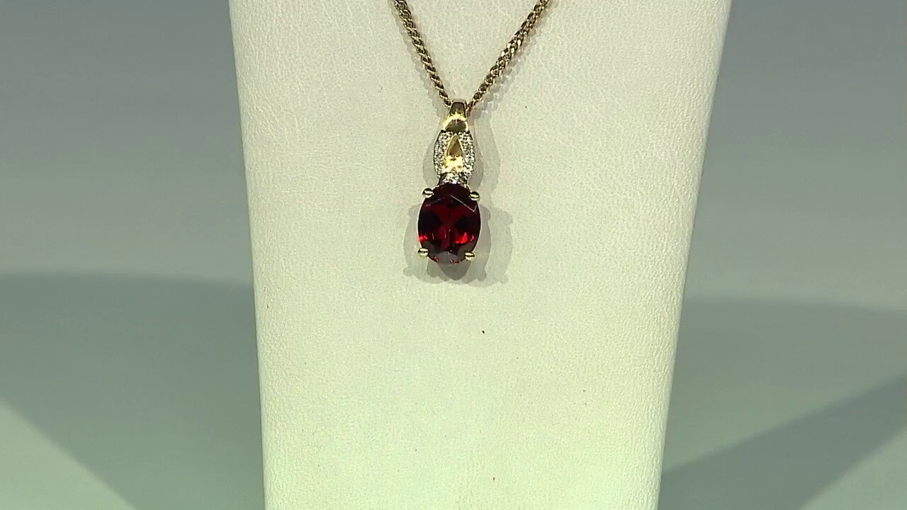 Video Mozambique Garnet Silver Pendant