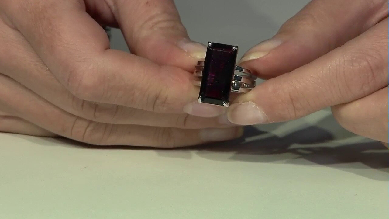 Video Zilveren ring met een magenta granaat