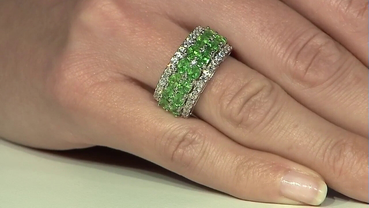 Video Tanzanian Tsavorite Silver Ring