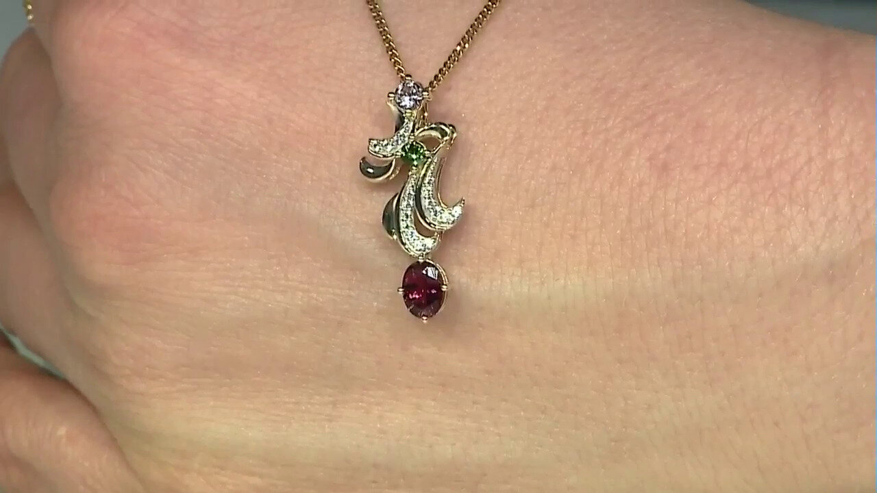 Video Brasilianischer Pinkfarbener Turmalin-Goldanhänger (Rifkind 1894 Collection)