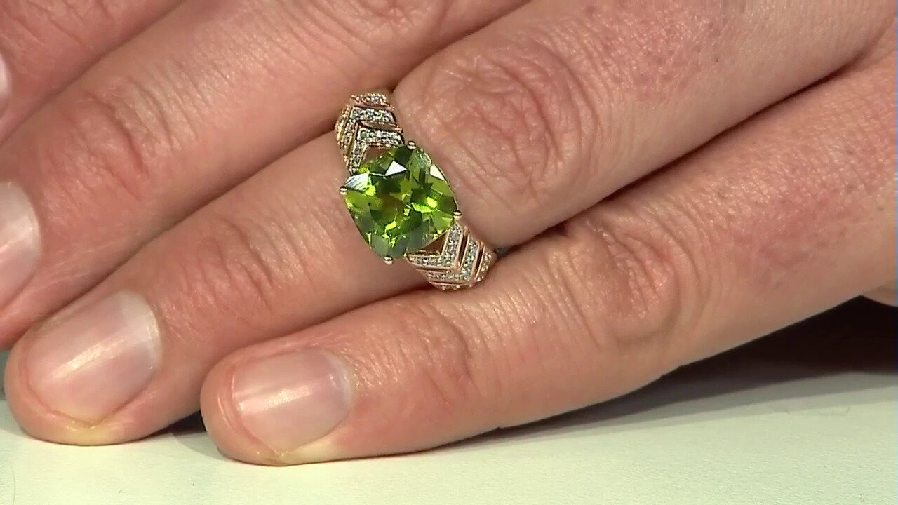Video Anello in oro con Peridoto (SUHANA)