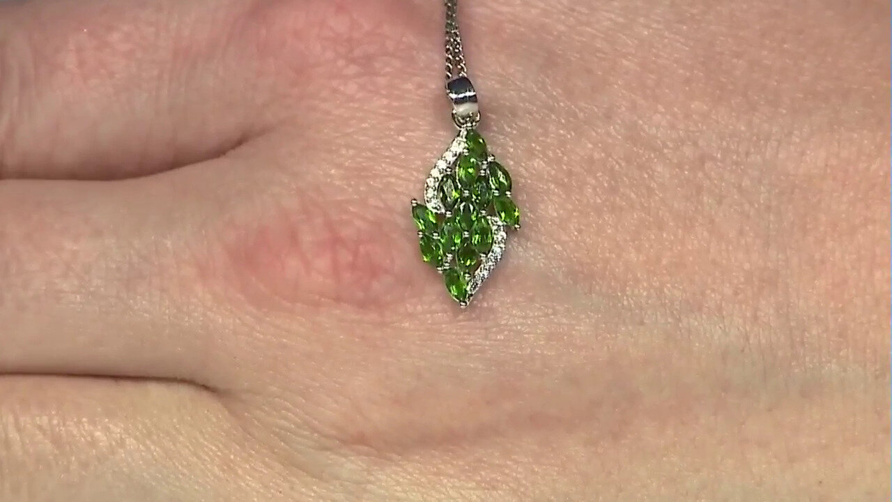 Video Pendentif en argent et Diopside de Russie