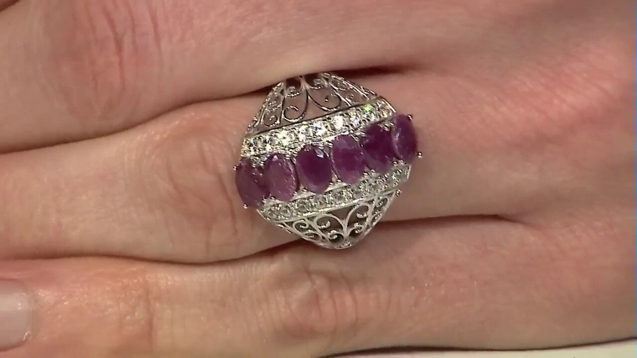 Video Ruby Silver Ring