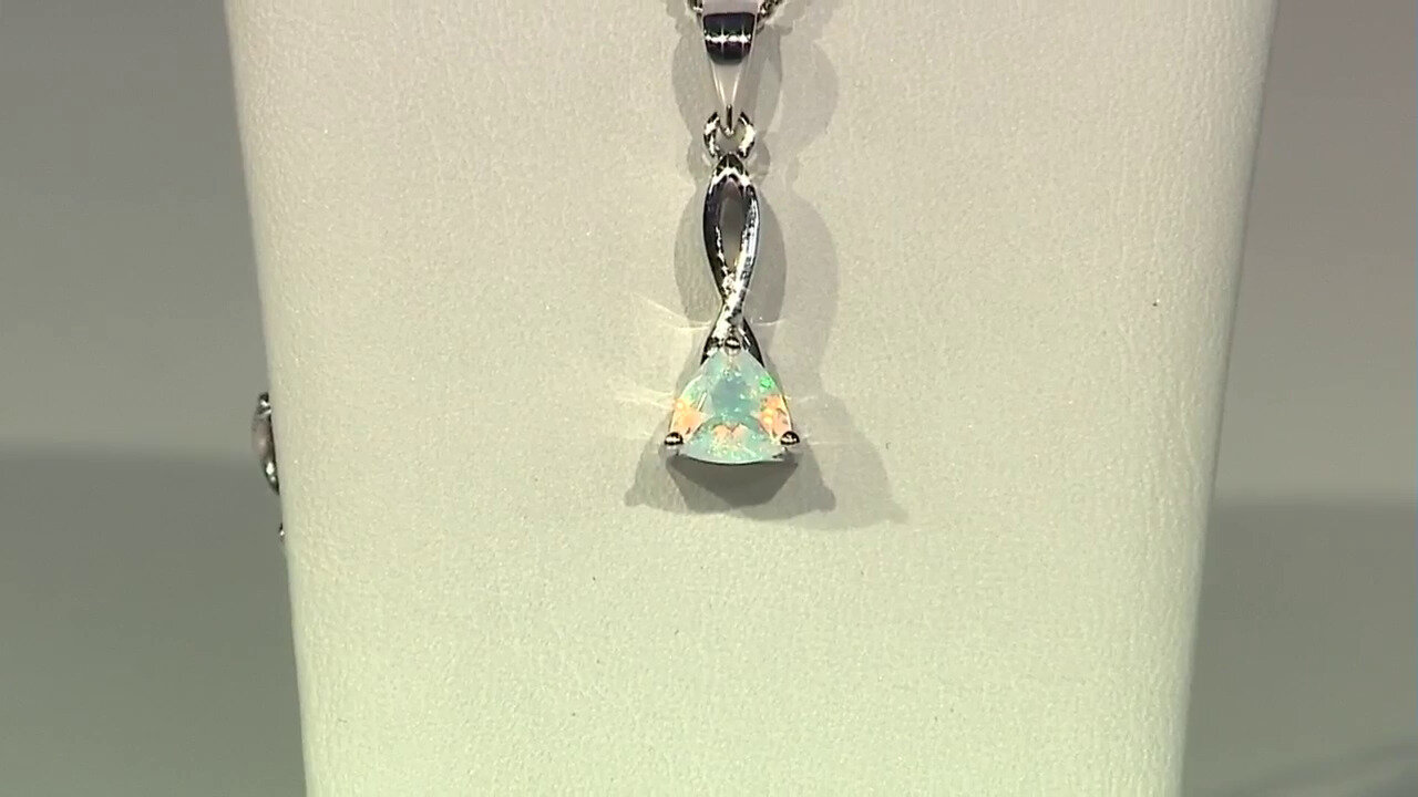 Video Welo Opal Silver Pendant