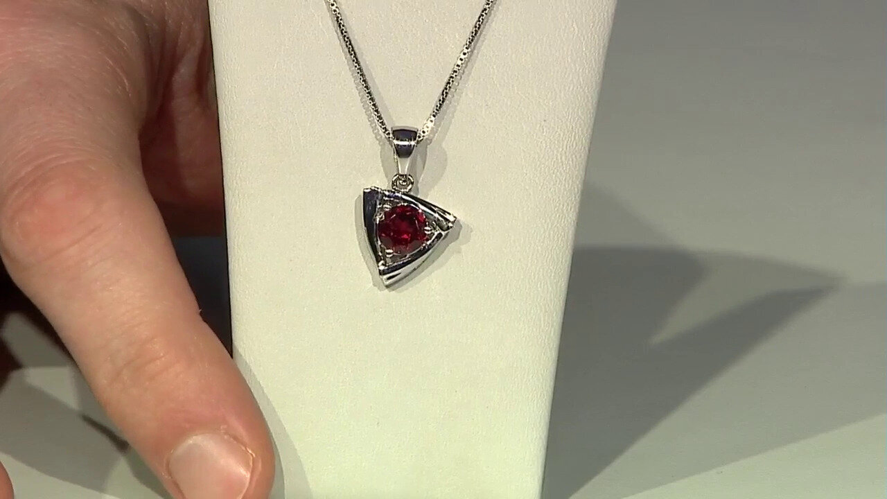 Video Mozambique Garnet Silver Pendant