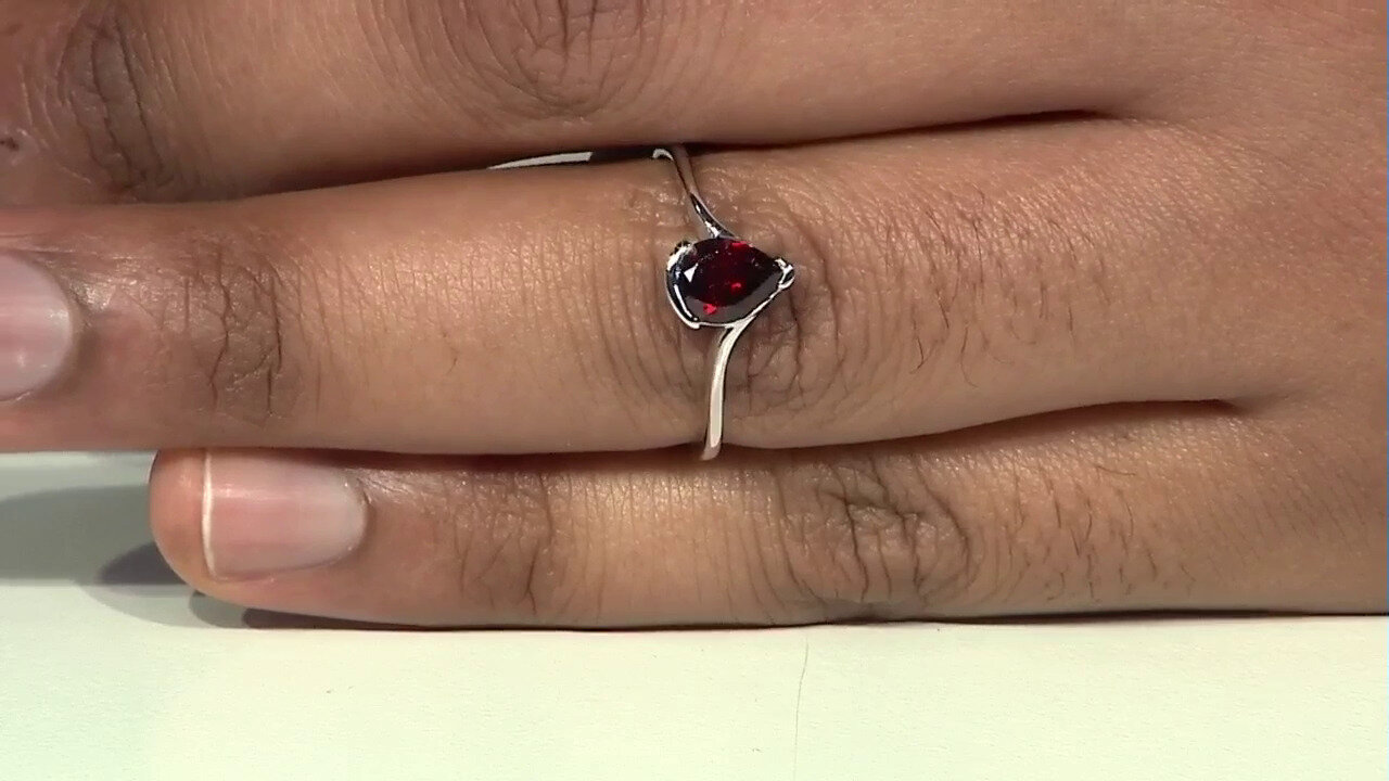 Video Indian Garnet Silver Ring