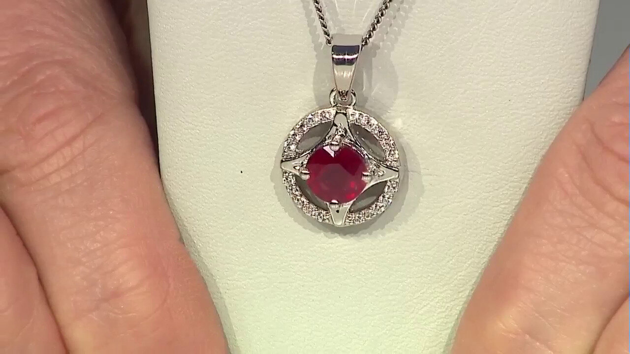 Video Bemainty Ruby Silver Pendant