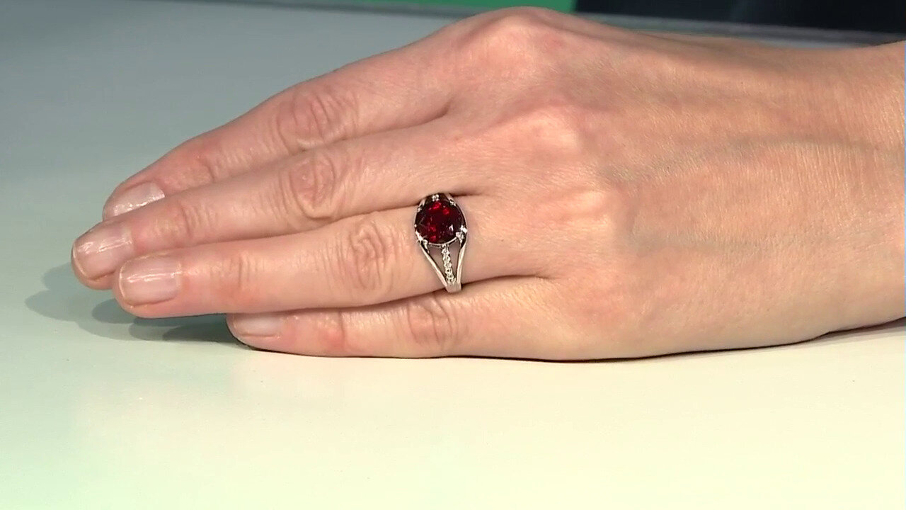 Video Mozambique Garnet Silver Ring