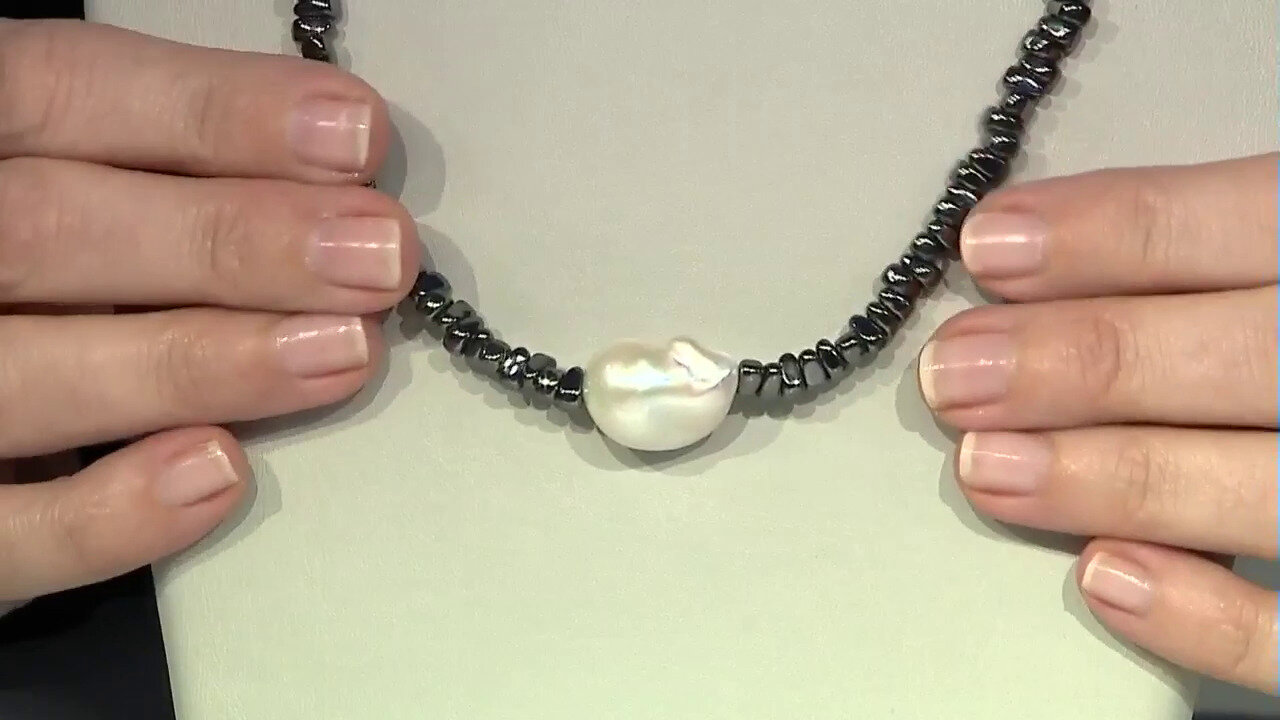 Video White Freshwater Pearl Silver Necklace