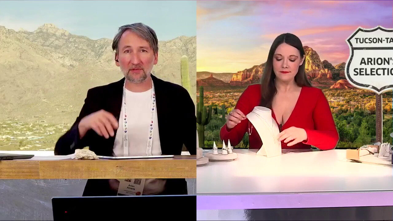 Video Pendentif en or et Saphir pourpre de Tuléar
