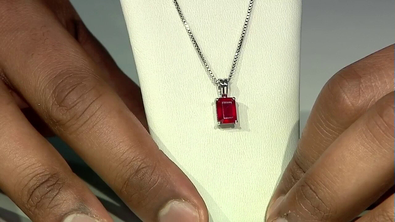 Video Bemainty Ruby Silver Pendant