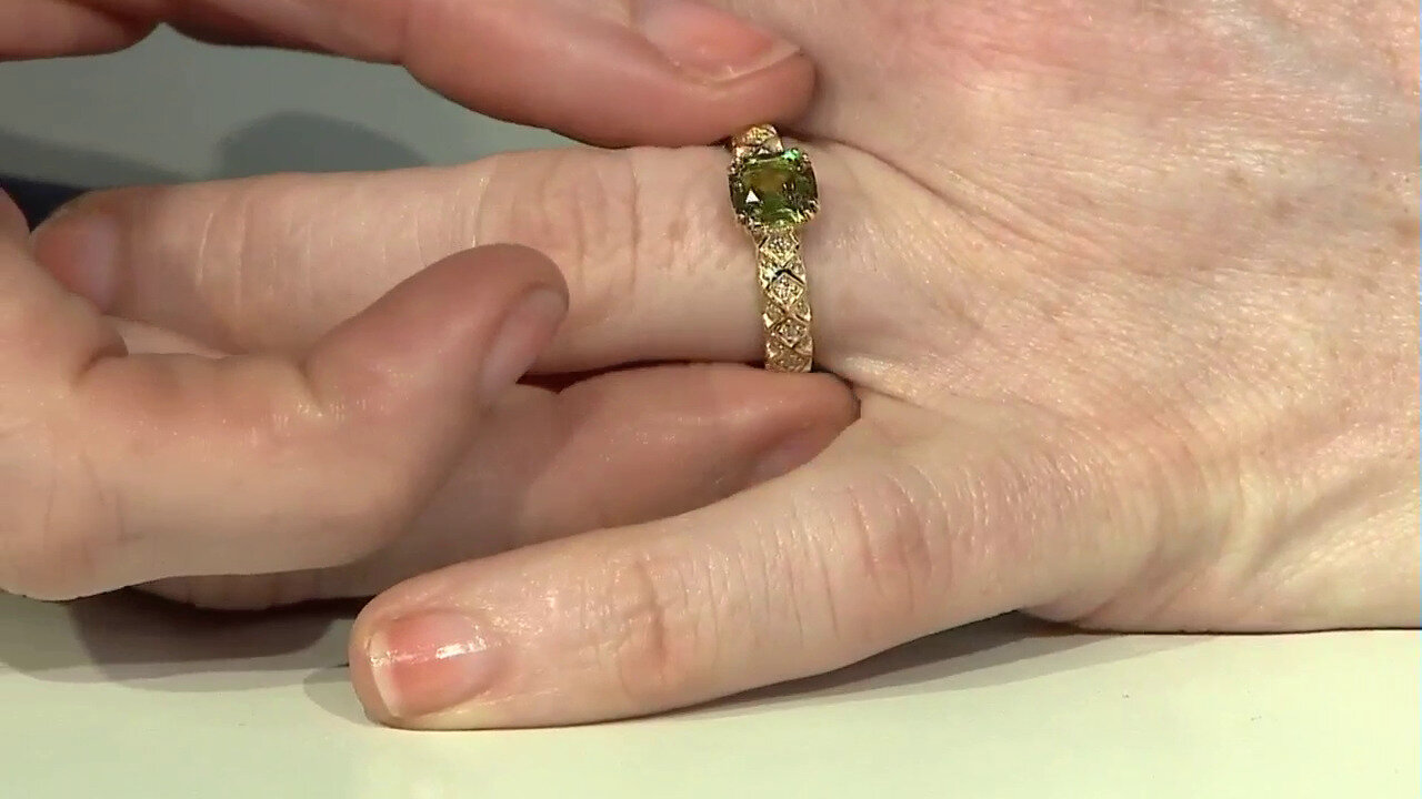 Video 9K Sphene Gold Ring (de Melo)