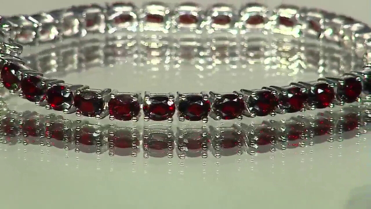 Video Mozambique Garnet Silver Bracelet