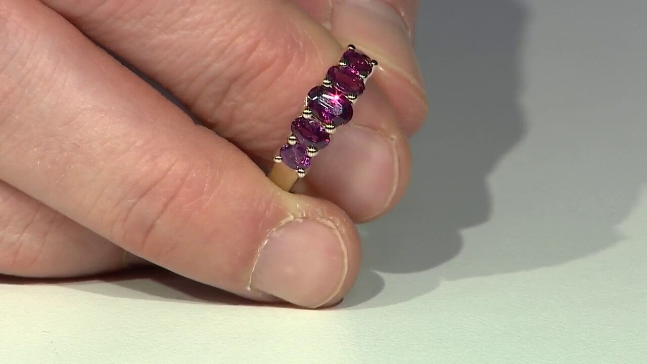 Video Magenta Garnet Silver Ring