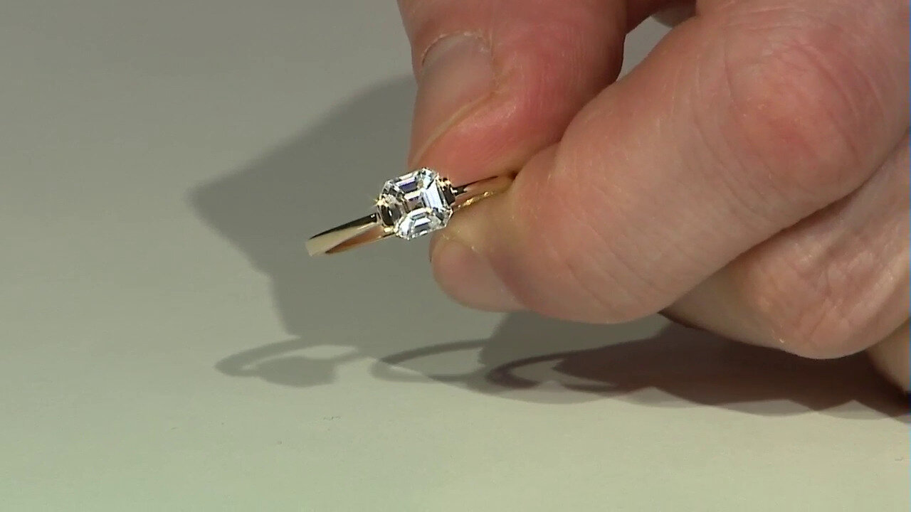 Video 9K Zircon Gold Ring