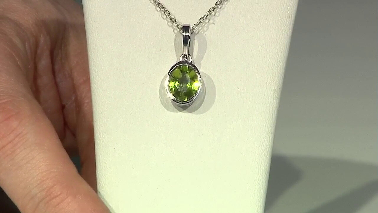 Video Peridot Silver Necklace