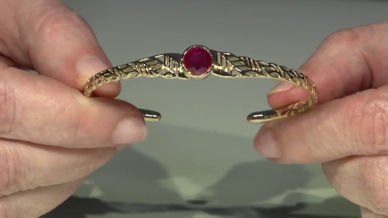 Video 9K Madagascar Ruby Gold Bangle (Ornaments by de Melo)