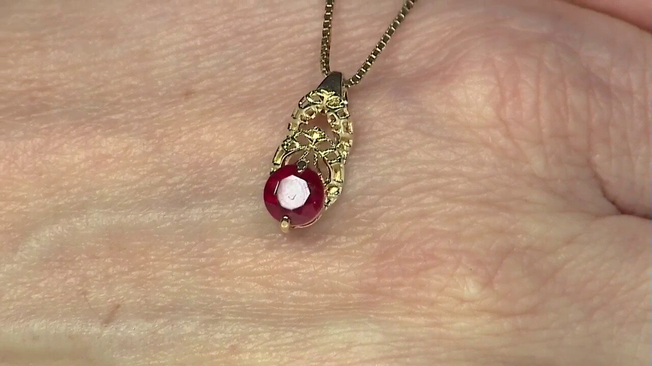 Video 9K Madagascar Ruby Gold Pendant (Ornaments by de Melo)