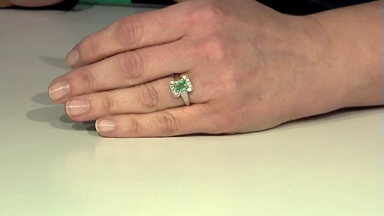 Video Russian Emerald Silver Ring (Adela Silber)