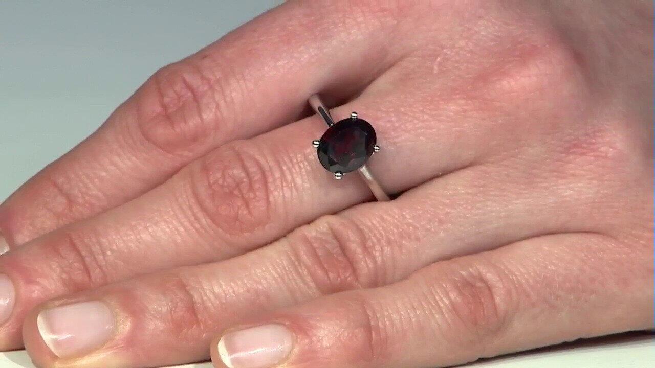 Video Mozambique Garnet Silver Ring