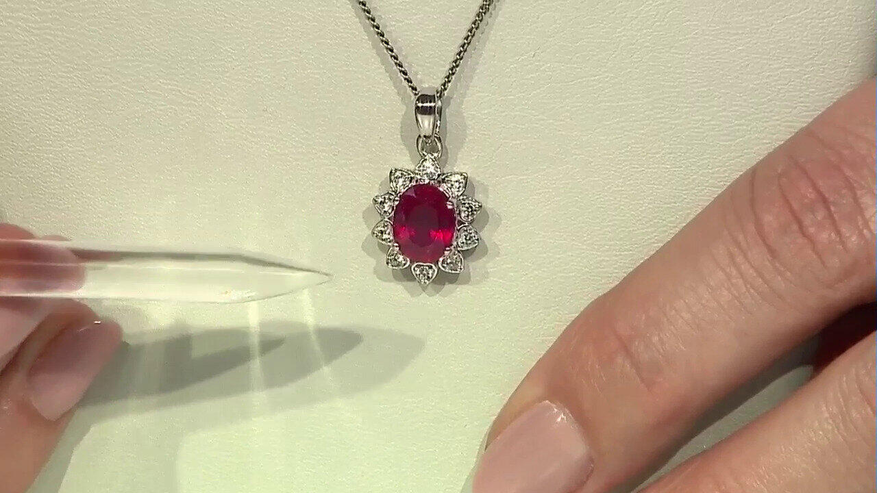 Video Bemainty Ruby Silver Pendant