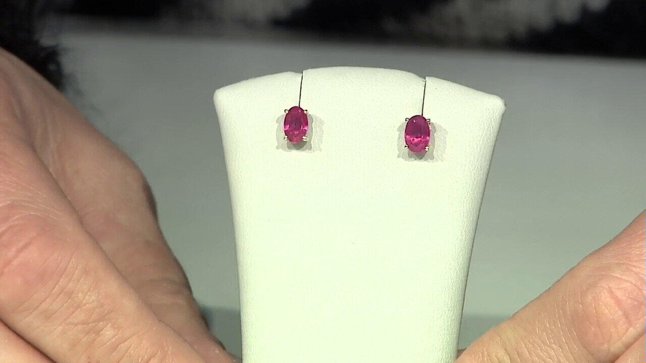 Video Boucles d'oreilles en or et Saphir rose de Madagascar