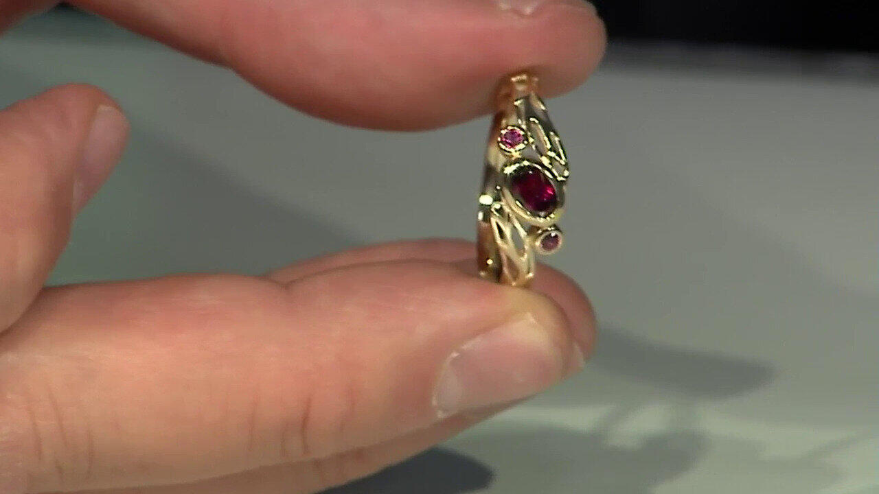 Video 9K Raspberry Rhodolite Gold Ring (Ornaments by de Melo)