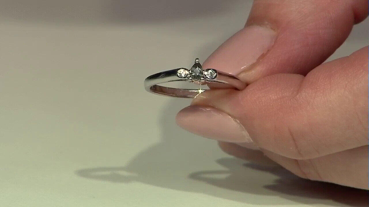 Video Madagascan Colour Change Garnet Silver Ring