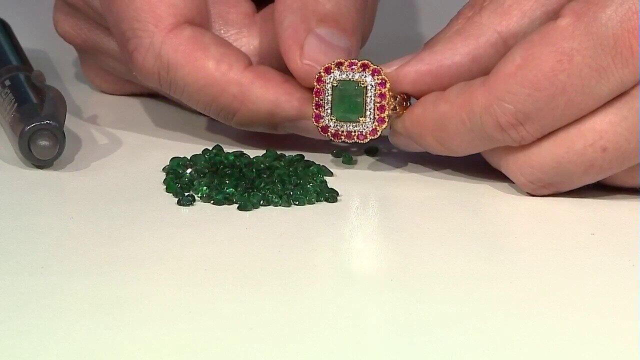 Video Zambian Emerald Silver Ring (Gems en Vogue)