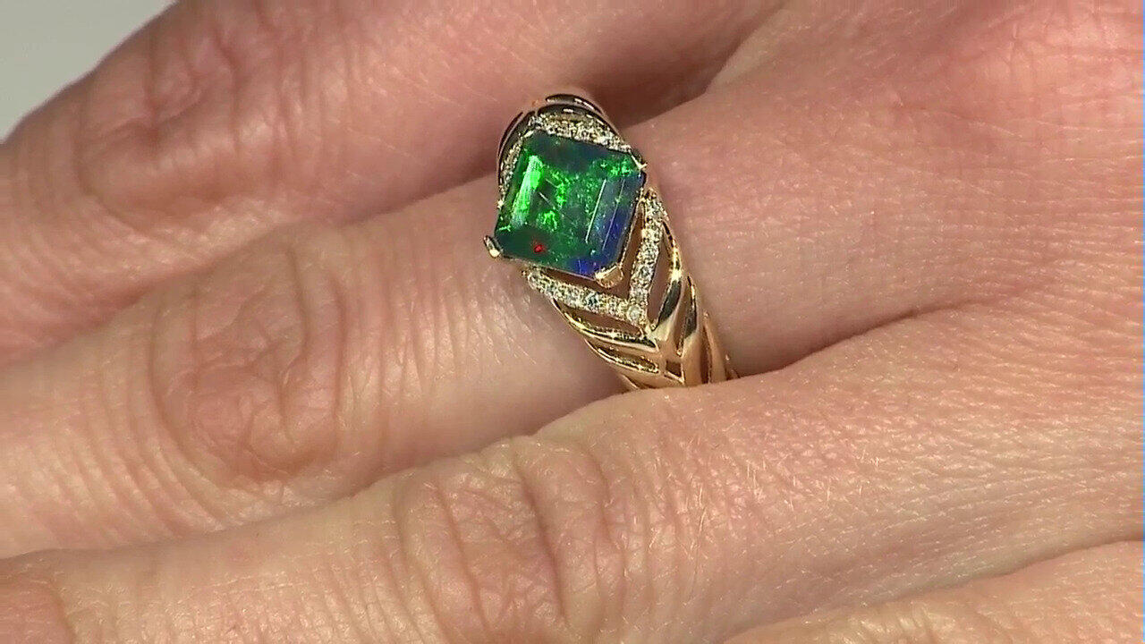 Video Gouden ring met een Mezezo opaal (de Melo)