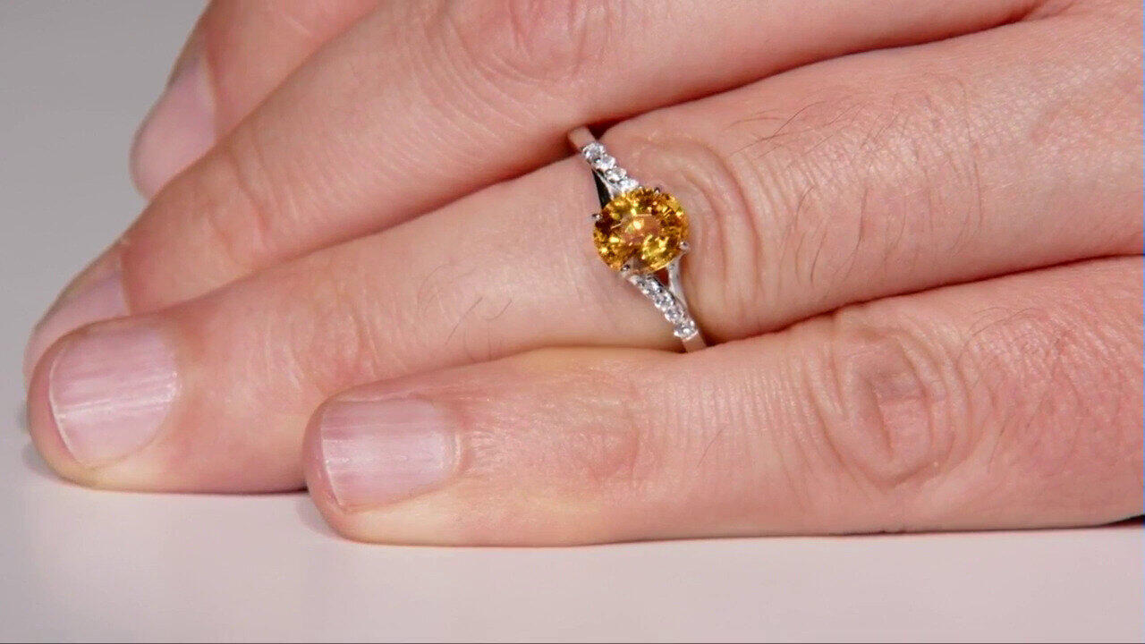 Video Anello in oro con Zaffiro Arancione Ban Ka Cha