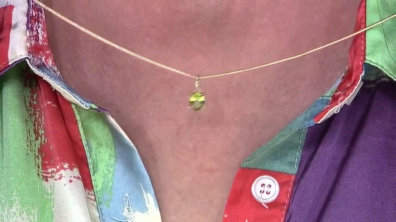 Video 9K Peridot Gold Pendant