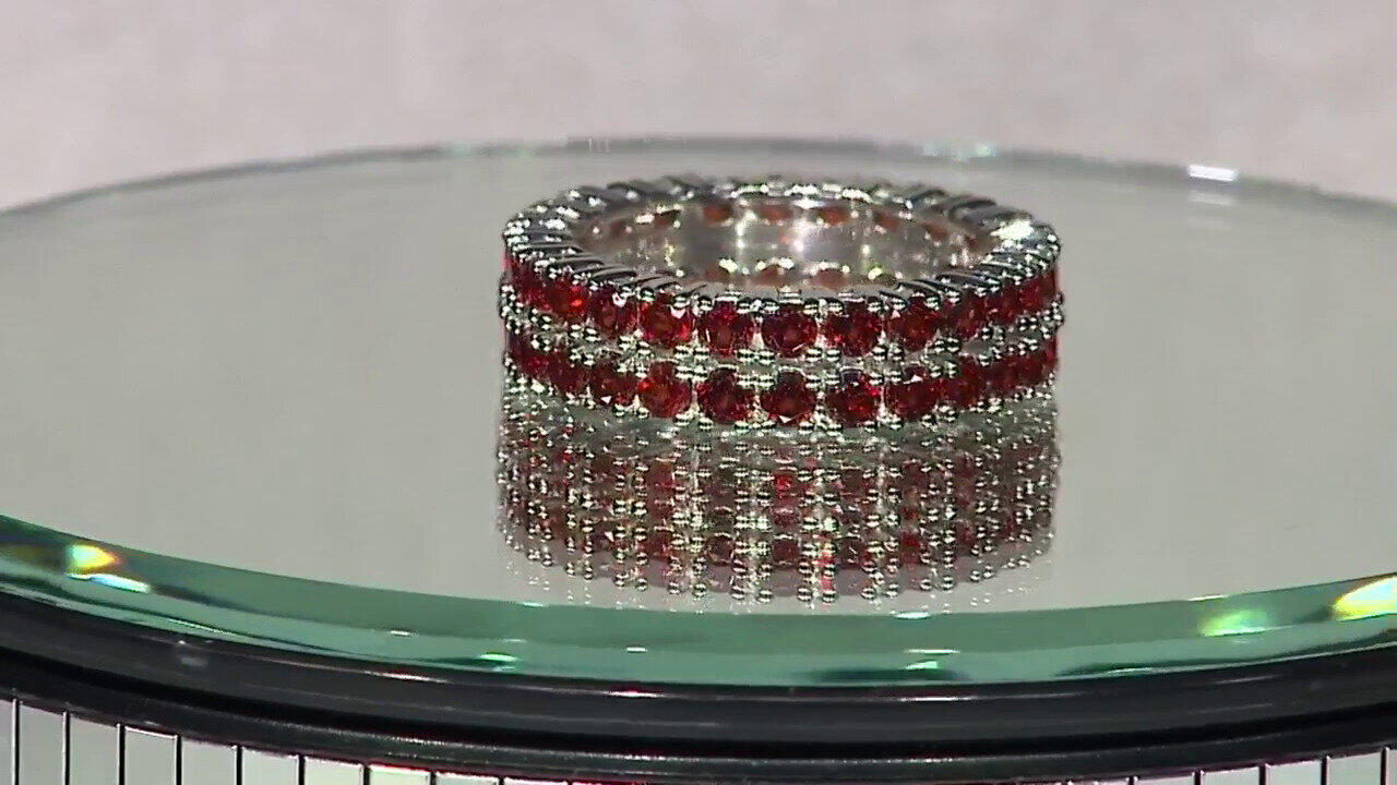 Video Anello in argento con Granato Mozambico