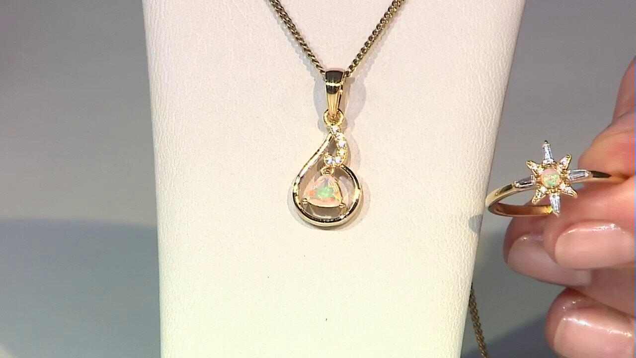 Video Welo Opal Silver Pendant