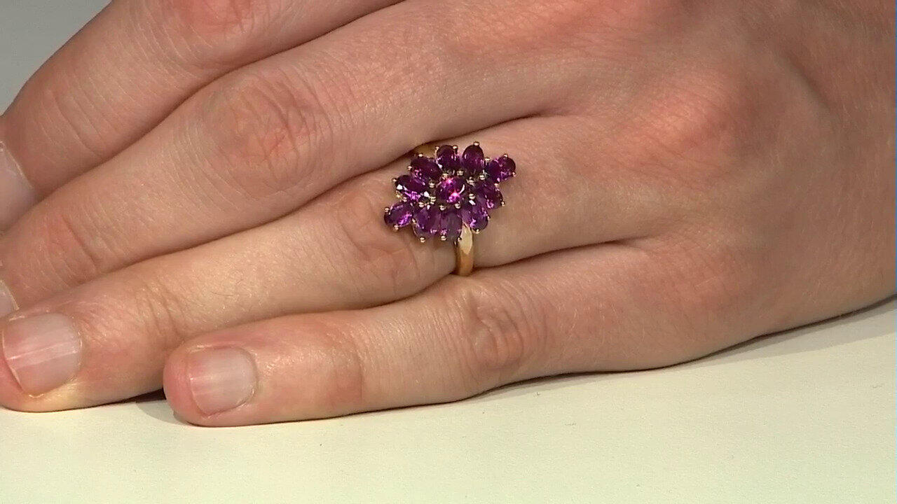 Video Anello in oro con Granato Magenta