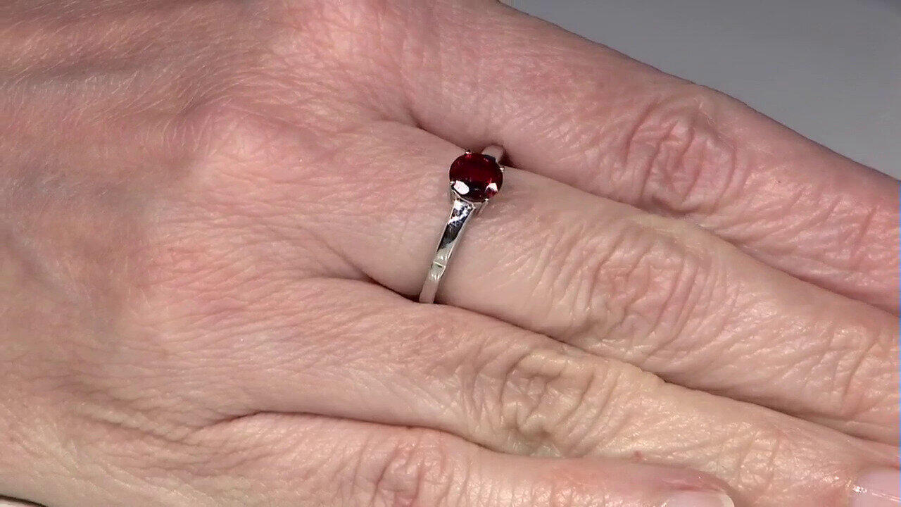 Video Anillo en plata con Granate de Mozambique