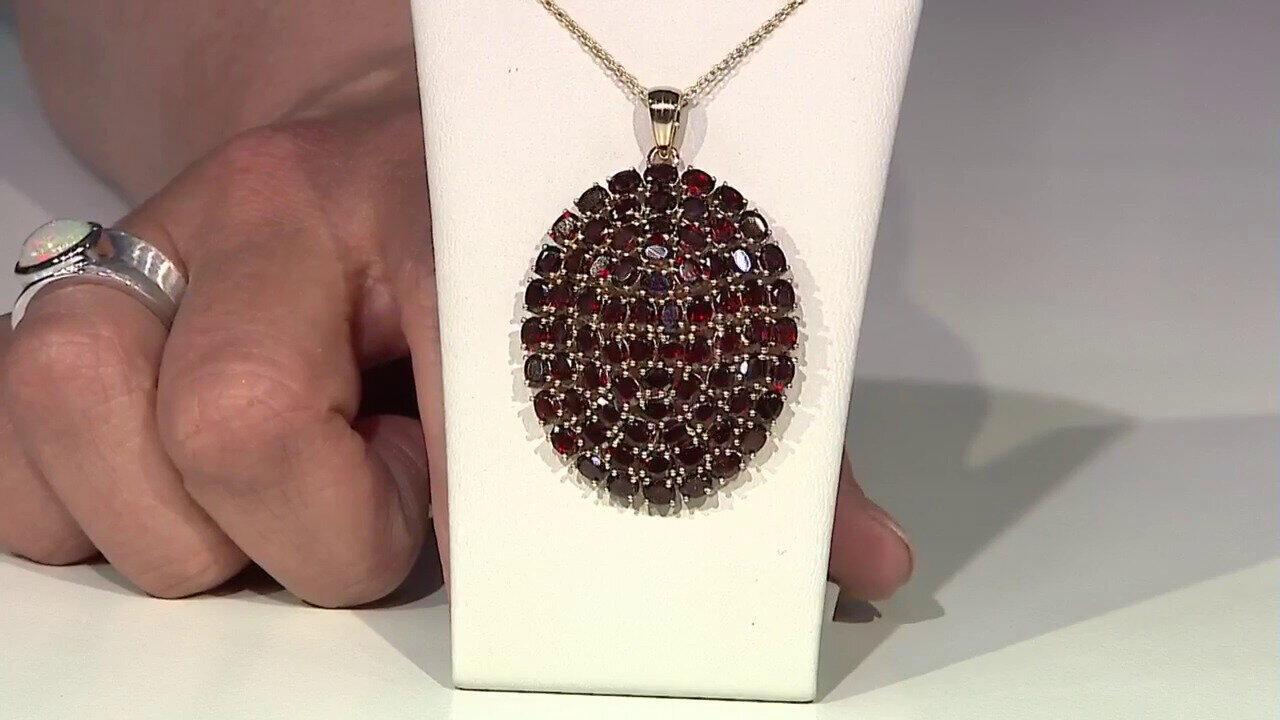 Video Collier en argent et Grenat du Mozambique