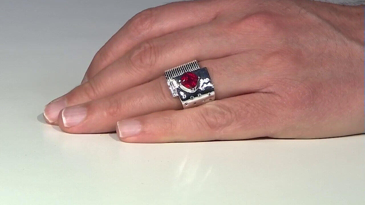 Video Madagascar Ruby Silver Ring (de Melo)