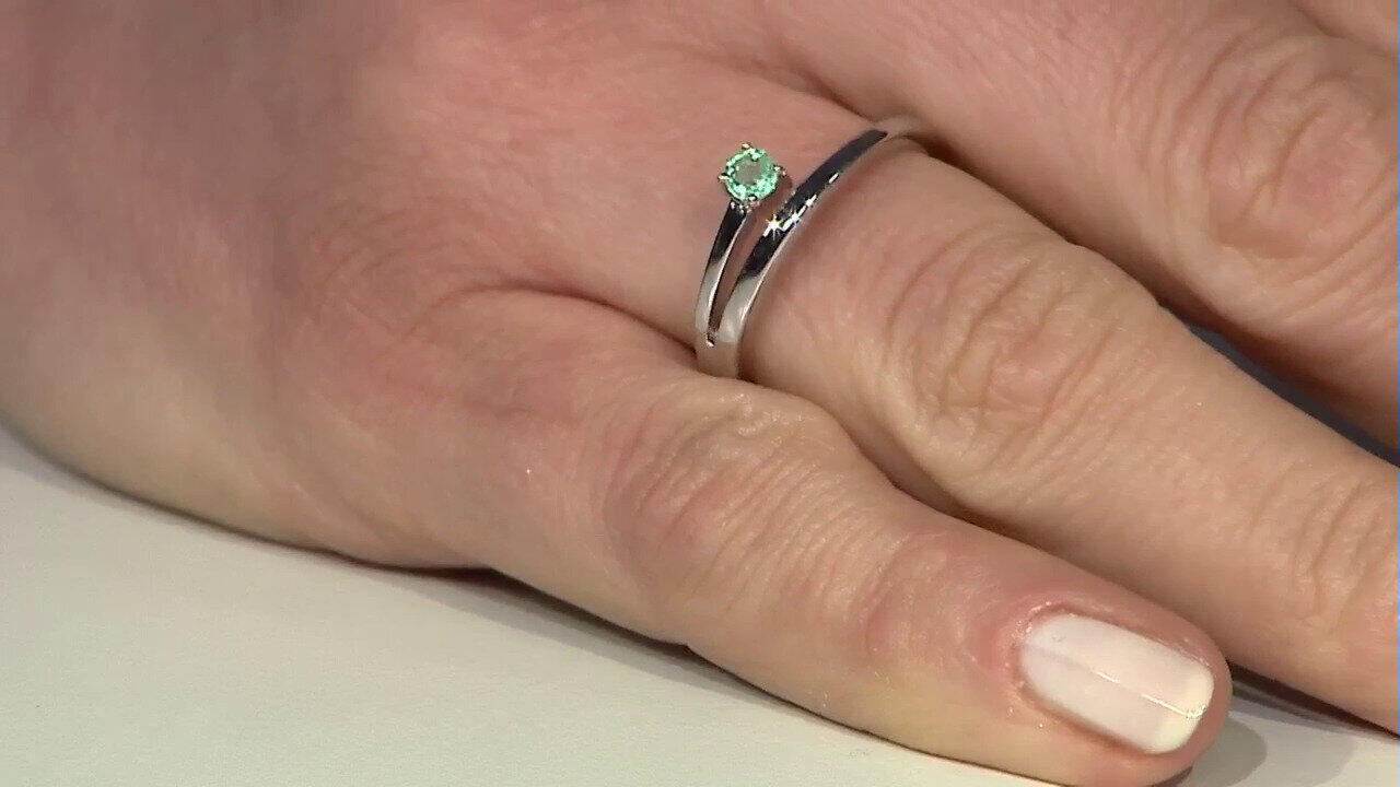 Video Anillo en plata con Esmeralda de Rusia
