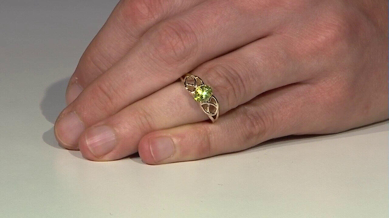 Video 9K Capelinha Sphene Gold Ring