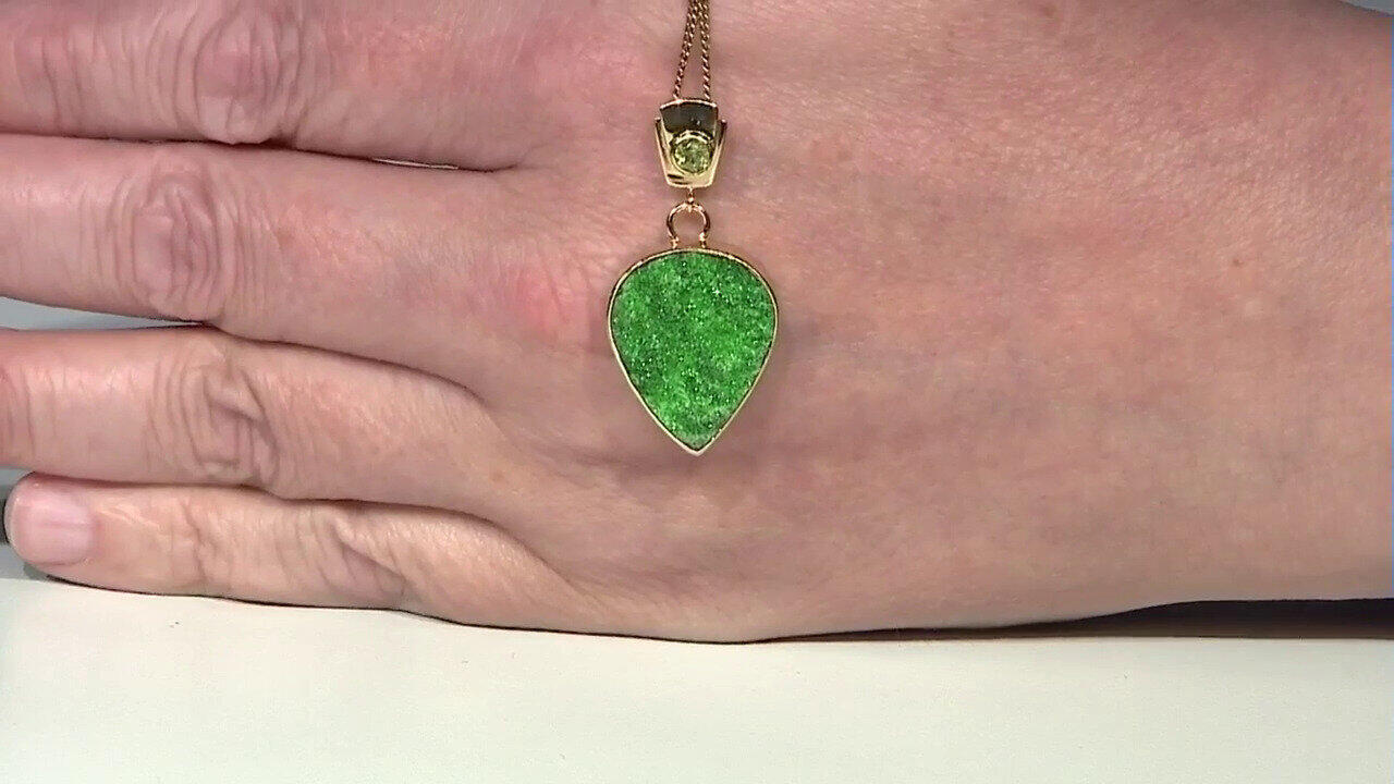 Video Ciondolo in argento con Uvarovite